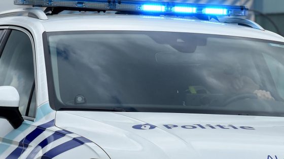 Politie brengt verdwaalde wielrenner (14) terug naar huis 40 kilometer verderop: “Goede reflex om naar commissariaat te rijden”