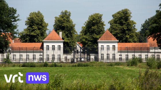 "Cel totaal vernield, het leek oorlog": 4 cipiers gewond na geweld door gedetineerden in gevangenis Wortel 