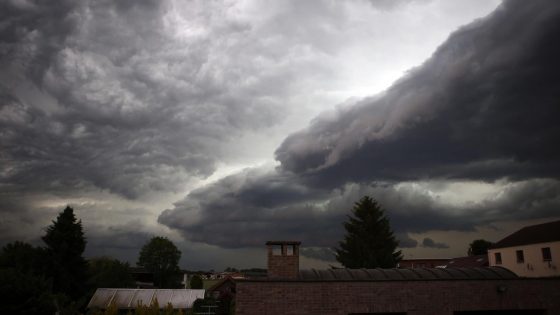 Zomerse periode sluit af met onweer boven Rock Herk