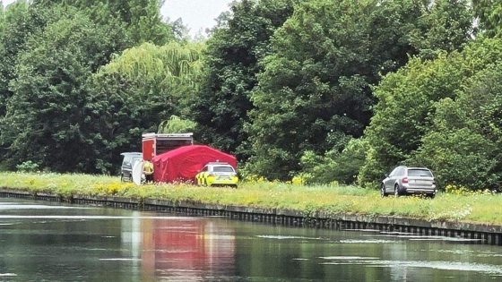 Lichamen vader en vijfjarige dochter uit water gehaald in Muizen - De Standaard
