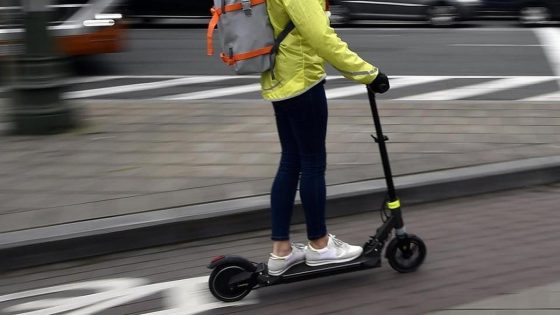 22-jarige jongeman overleden na val met zijn step