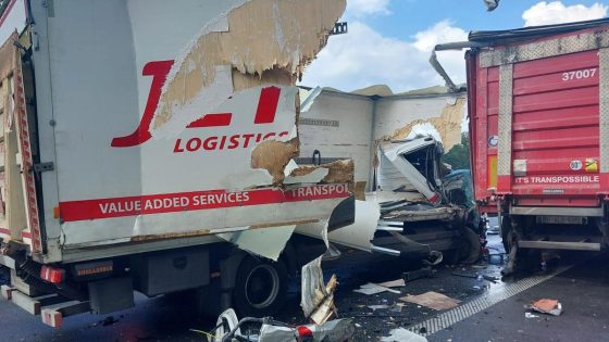 Twee vrachtwagens en auto botsen op E314 in Zolder: een bestuurder naar ziekenhuis