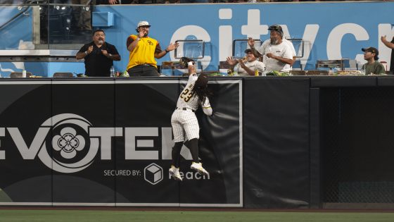 The Robbin' Padres Took Away A Home Run Before Anyone Knew What Happened