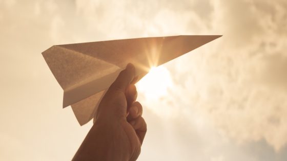 Could a Paper Plane Thrown From The International Space Station Survive The Flight? : ScienceAlert