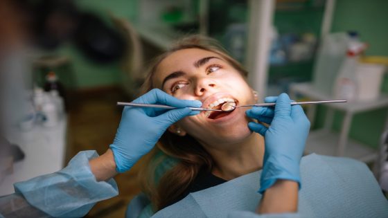 Dentists Are Sharing All The Things They Can Tell About A Patient Just By Looking Inside Their Mouth And The Responses Are Surprising