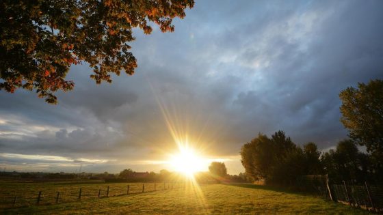 Weerbericht - Wisselvallige zaterdag met zon en regenbuien - Nieuwsblad