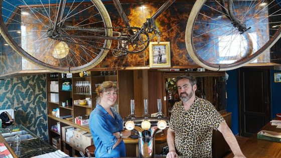 Veerle en Erwin blazen legendarisch wielercafé nieuw leven in: “Het was alsof iedereen bang was voor de reputatie die het had”