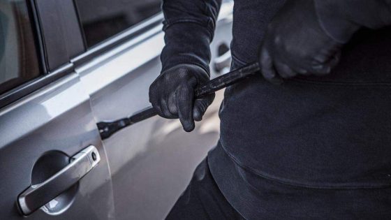 “Stap uit, wij hebben een wapen”: jongeren plegen gewelddadige carjacking in Houthalen-Helchteren