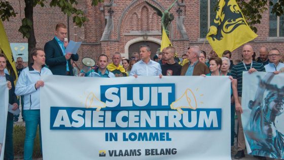 “Sluit asielcentrum in Lommel”: Vlaams Belang voert actie na steekpartij Afghanen - HBVL