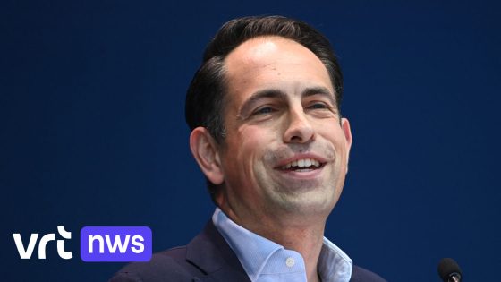 Vlaams Belang valt uit naar "roofbouw op Vlaamse middenklasse" door regering-De Wever
