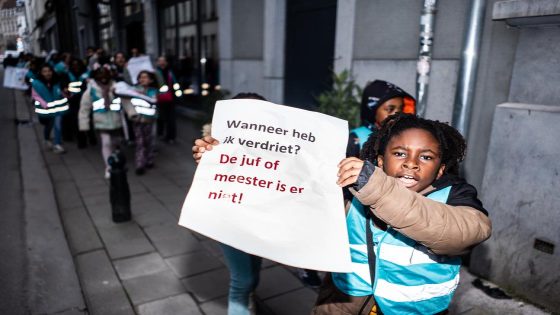 Vlaams Parlement keurt noodmaatregel tegen Brussels lerarentekort goed