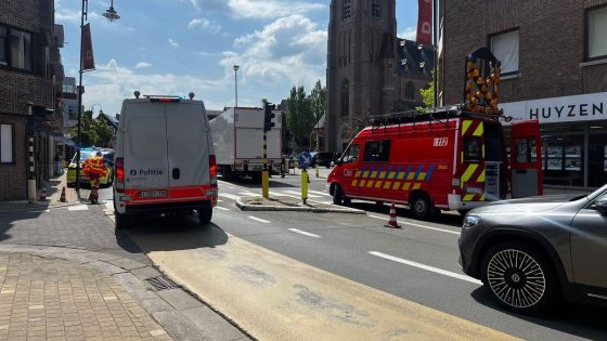 Vrouw in kritieke toestand na aanrijding met vrachtwagen