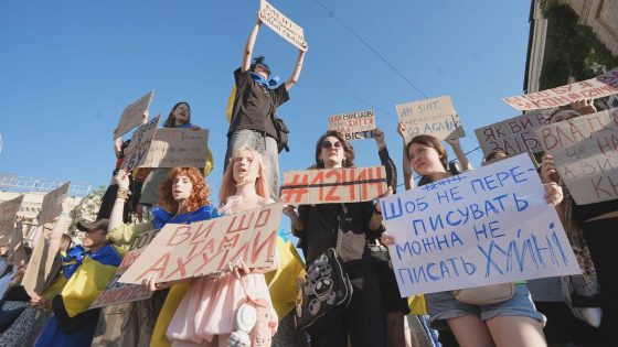 The protests in Ukraine have put Zelenskyy on notice - politico.eu