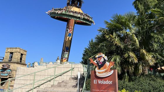 30 bezoekers zitten tijdlang in volle zon vast op 10 meter hoogte in El Volador in Bellewaerde