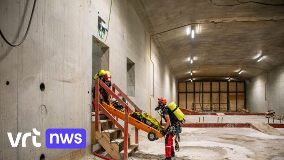 Antwerpse brandweer oefent in drijvende delen van Scheldetunnel: "Unieke kans om noodscenario's te simuleren"