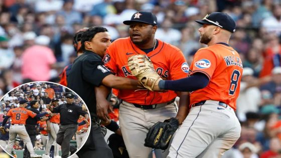 Reliever's intentional balk leads to benches clearing in Astros' loss to Red Sox
