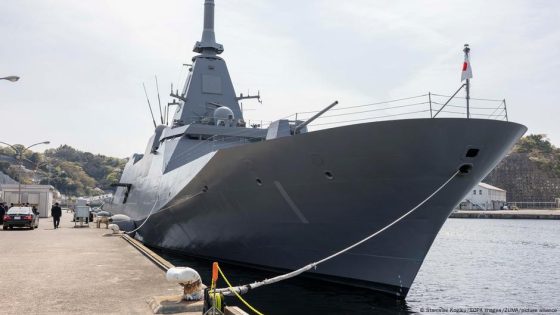 Australia to buy 11 advanced warships from Japan – DW – 08/05/2025