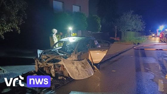 Auto brandt volledig uit in Passendale, inzittenden kunnen ontkomen