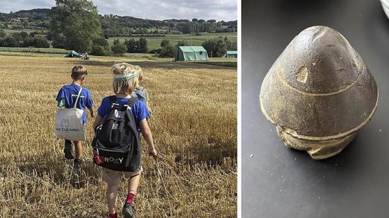 DOVO waarschuwt nadat chirojongen (7) thuiskomt met resten van obus in zijn rugzak: “Raak explosieven niet aan” - Nieuwsblad