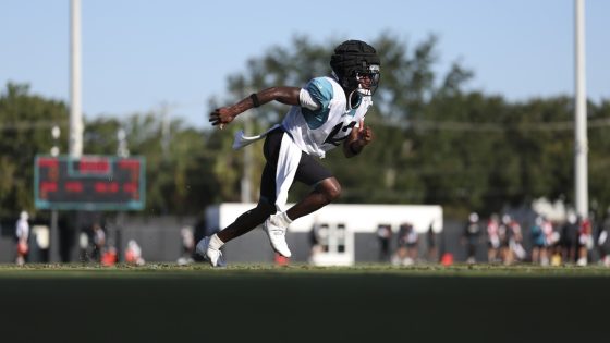 Davante Adams wants Travis Hunter to succeed, doubts anyone can play both ways long-term