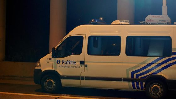 Dronken fietser met pizzadoos in de hand tegen 50 km/u op opgedreven fiets door Hasselt