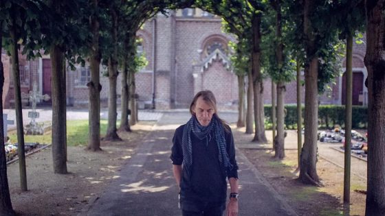 Na 54 jaar praat Erik over seksueel misbruik door non: “Ik vond het inderdaad vies, maar wat wist ik?”