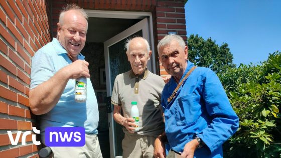 Familie verrast 80-jarige ex-melkboer met laatste ronde: "23 jaar geleden geen afscheid kunnen nemen" 