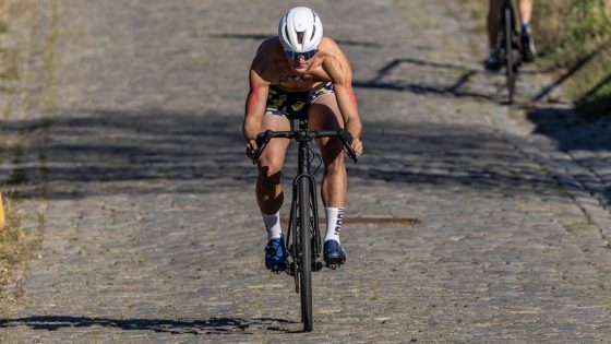 Laurenz (33) rijdt tegen 72,5 per uur de Koppenberg af: “In de toekomst ga ik mijn grote mond houden”