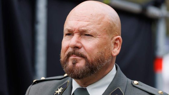Oud-militair Marco Kroon heeft zaterdagavond gereageerd op de onrust op de kermis in Den Bosch.