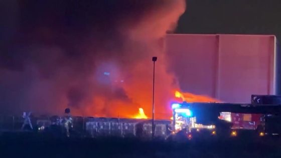 Zware industriebrand in Antwerpen onder controle: “Overslag naar andere bedrijven kon voorkomen worden”