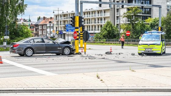 Zwaar ongeval met meerdere voertuigen op kruispunt van Kempische Steenweg met Grote Ring