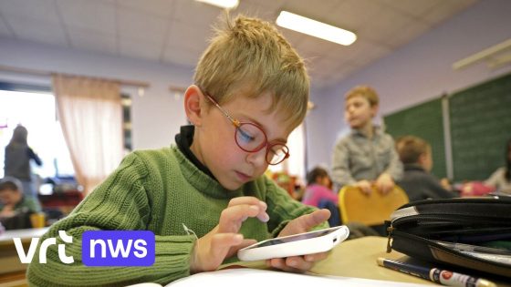 Geen smartphone meer en discussies over lerarentekort: nieuwe schooljaar start voor Franstalige leerlingen in Brussel en Wallonië