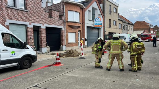 Outerstraat afgesloten wegens onstabiele voorgevel woning