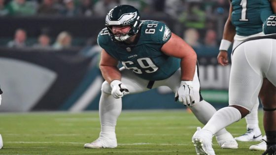Pro Bowl guard Landon Dickerson leaves Eagles practice with injury