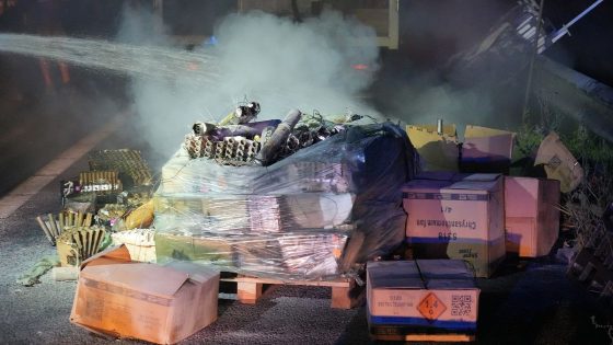 112-nieuws: Scootmobiel belandt in sloot bij Baflo • Vrachtwagen met vuurwerk Groningens Ontzet vat vlam op A28