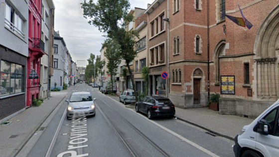 “Ik zag ze vechten met messen en ben beginnen roepen”: bewoonster getuigt over zware steekpartij in Provinciestraat - Nieuwsblad