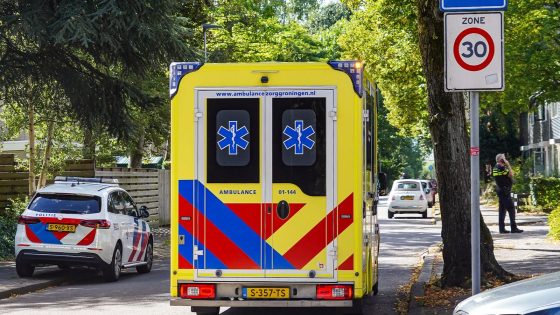112-nieuws: Automobilist rijdt door na aanrijding met fietser in Stad • Scootmobiel belandt in sloot bij Baflo - RTV Noord