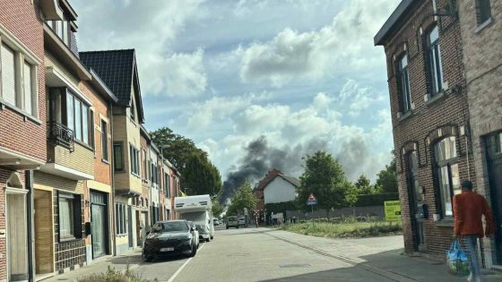 Drie woningen onbewoonbaar na zware brand in Eeklo: “De rook was overal”