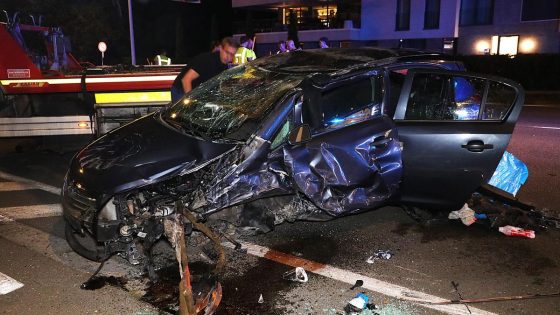 Drie zwaargewonden na frontale botsing in Sint-Niklaas - Nieuwsblad