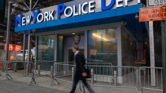 NYPD: Times Square shooting leaves 3 hurt, shooter in custody