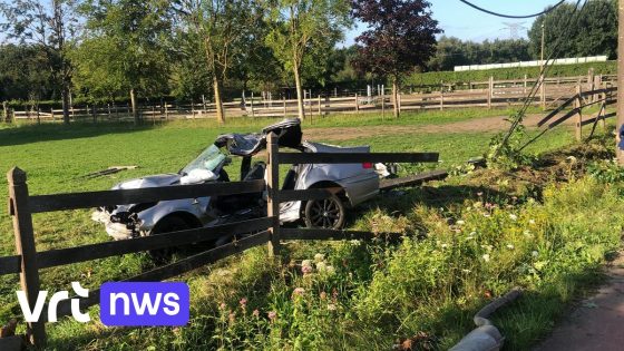 18-jarige bestuurder overleden na botsing tegen elektriciteitspaal in Zemst
