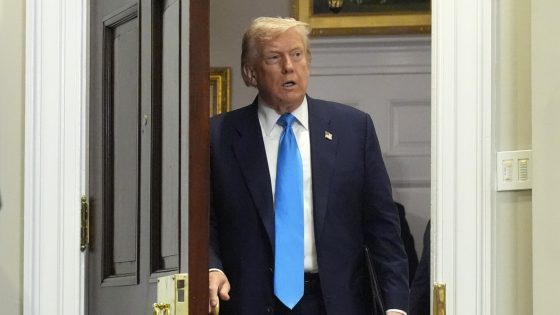Trump signs order imposing more tariffs, extends deadline