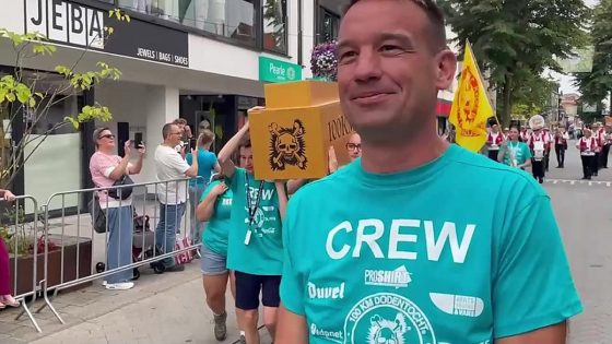VIDEO. Dodentocht officieel uit de startblokken met de traditionele stoet doorheen het centrum - Nieuwsblad