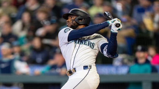 Víctor Robles Given 10-Game Suspension For Bat-Throwing Incident