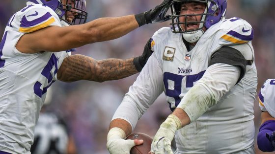Minnesota Vikings trade defensive tackle Harrison Phillips to the Jets