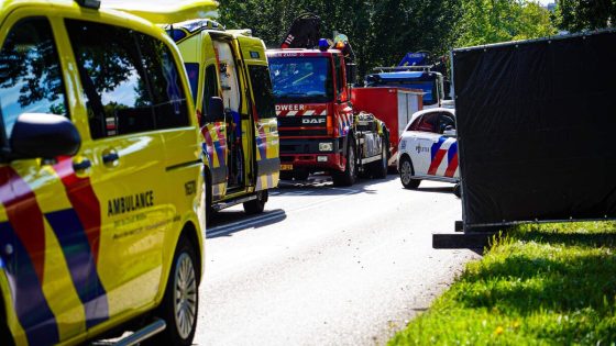 Een tiener is vrijdagmiddag overleden door een aanrijding aan de Lammenschansweg in Leiden.