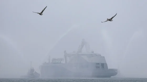 Russisch fregat in Nederlands deel Noordzee, nieuw marineschip Zr.Ms. Den Helder alert