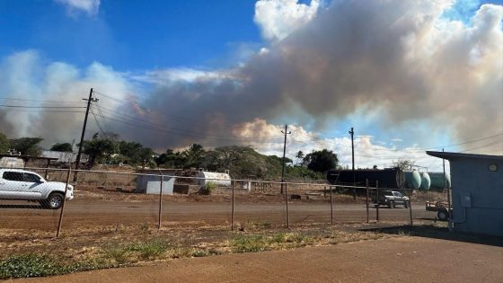 Maui officials sound emergency sirens, evacuate residents as wildfire threatens town