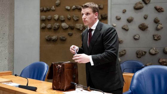 Gouke Moes, demissionair minister voor Onderwijs, Cultuur en Wetenschap, tijdens het wekelijks vragenuur in de Tweede Kamer. 