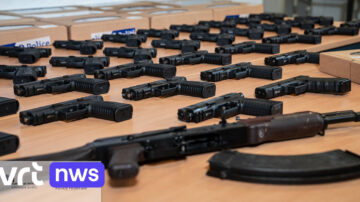 Brussels netwerk opgerold dat op grote schaal semi-automatische wapens verkocht, 90 wapens in beslag genomen